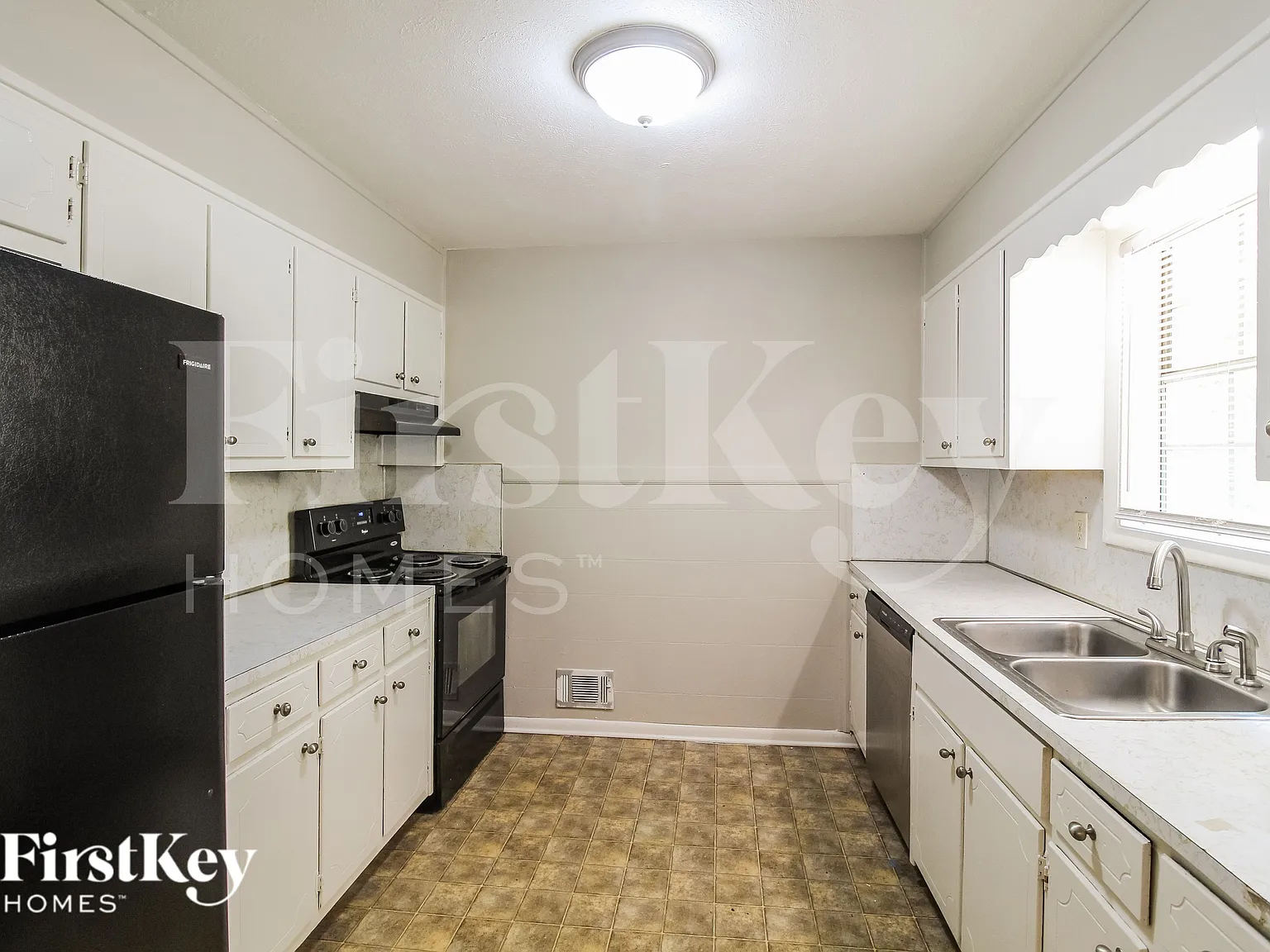 3 bed, 2.5 bath, 2182 sqft, $1,825 — Photo 4