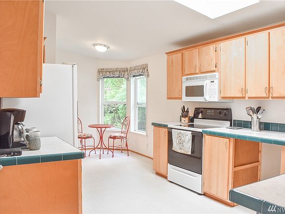 2nd image of 9912 214th Pl SE