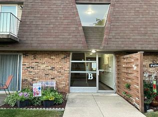 161 E Queenwood Rd APT B6, Morton, IL 61550