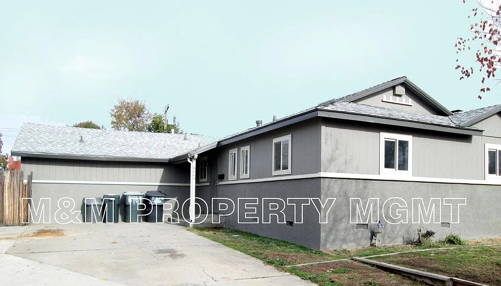 8969 Rosetta Cir photo 1