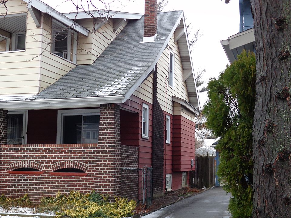 2nd image of 653 McKinley Pkwy