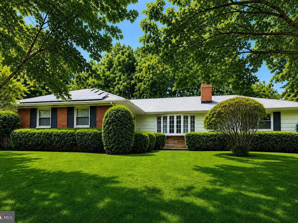 1st image of 40 Lockleven Dr