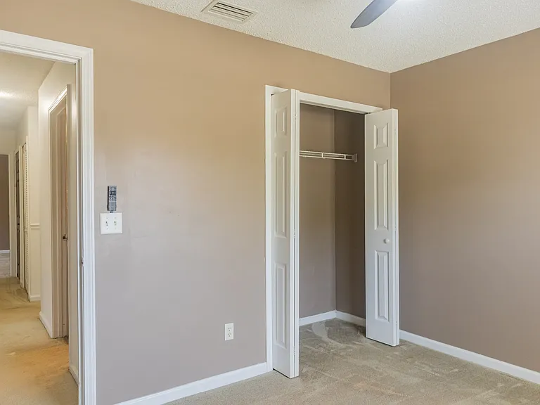 2034 Belhaven Dr — Photo 13