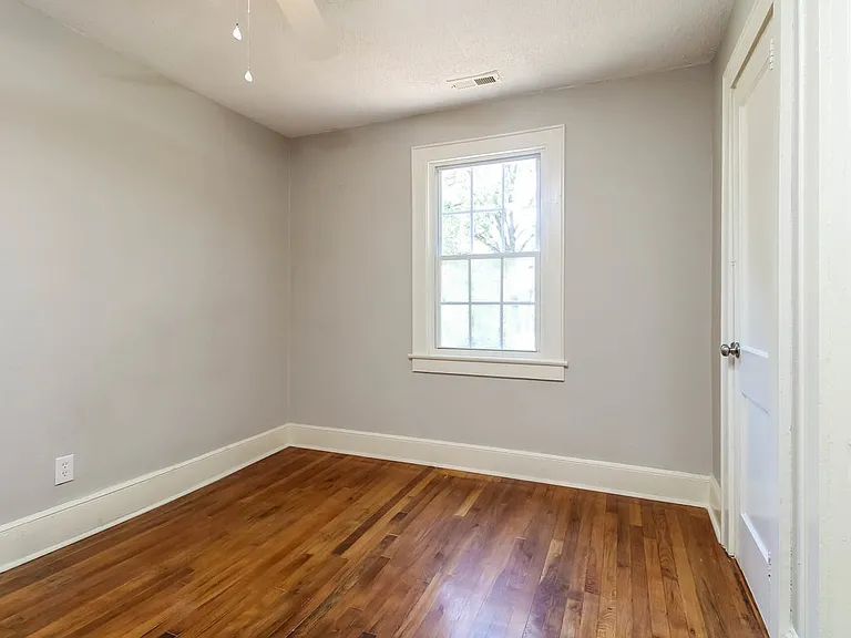 1 Hillcrest Ave — Photo 4