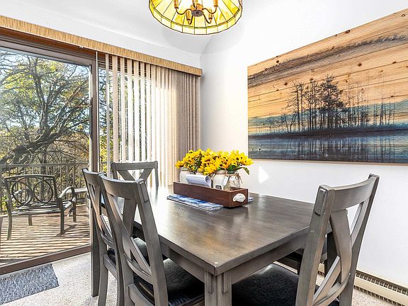 5th image of 111 Plum Cove Dr