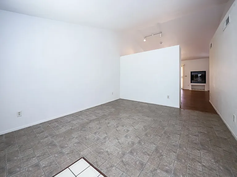 10043 E Bryonwood Ln — Photo 14