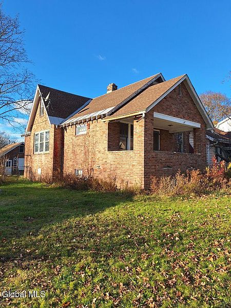 3rd image of 743 6th Avenue