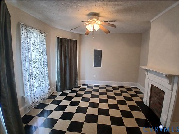 3rd image of 2105 Cedar St #2