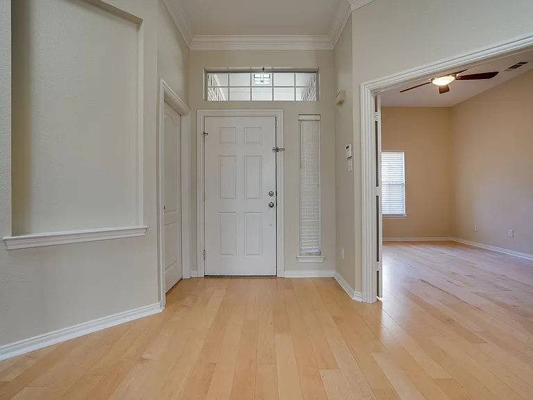 2724 Lakehollow Ln — Photo 23