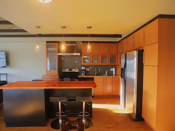 2nd image of 3062 Beach Blvd S #2