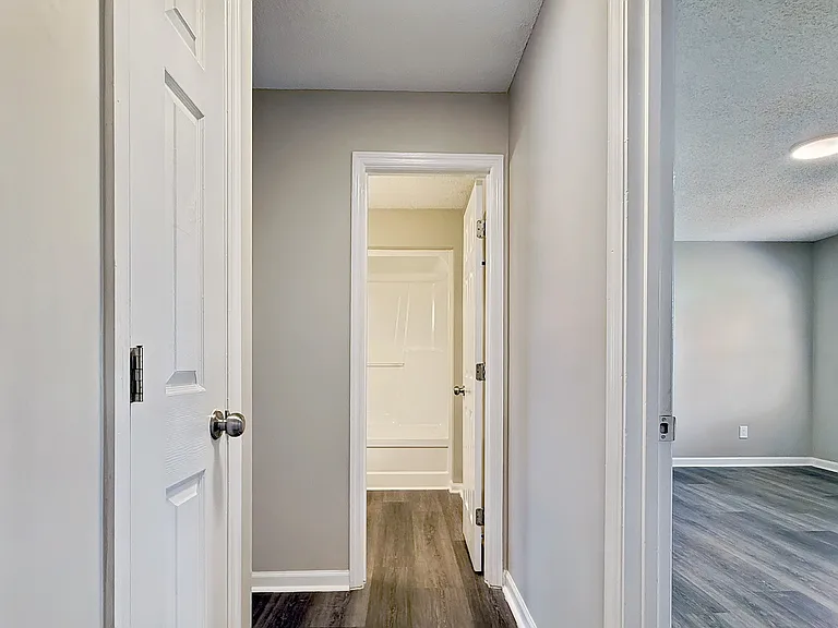 120 Holly Hills Dr NE — Photo 5