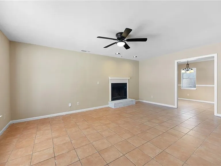 2898 Lakemont Dr SW — Photo 4