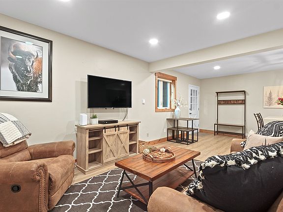 2nd image of 820 Columbine Rd #20