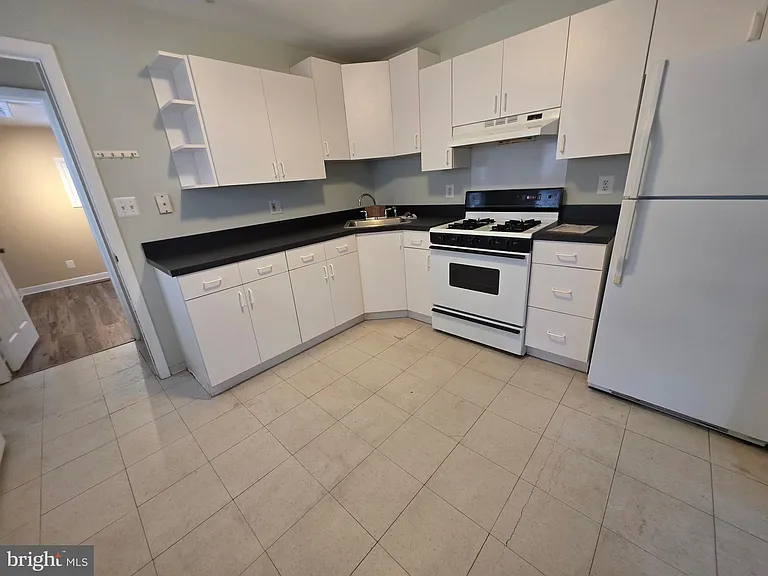 513 W Butler Ave — Photo 6