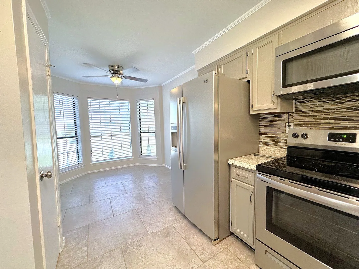 Two Story Townhome on Grelot — Photo 4