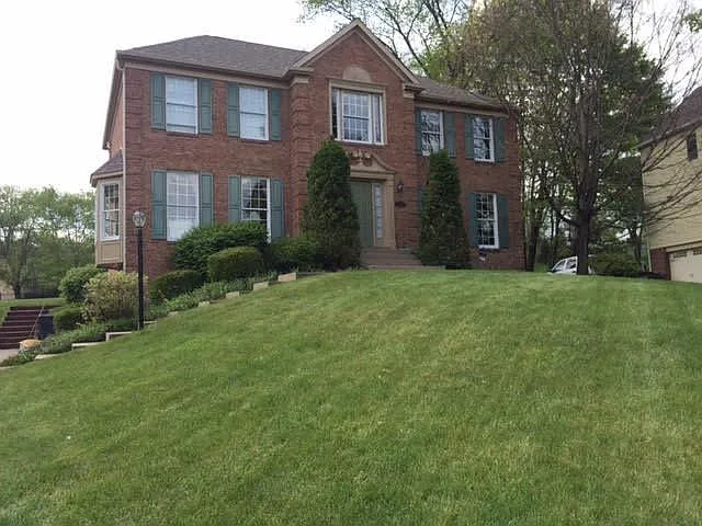 305 Village Ct — Photo 10