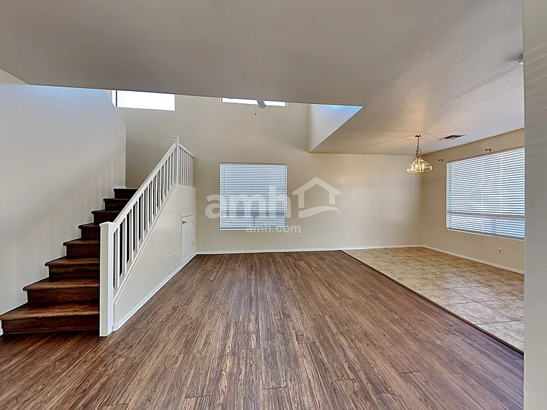 1701 S 113th Dr — Photo 5