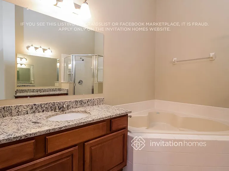 9413 Southern Garden Cir — Photo 17