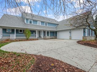 1066 Huntington Way, Suamico, WI 54173