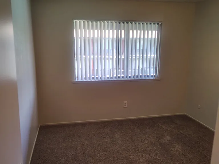 2125 North Ave #18 — Photo 4