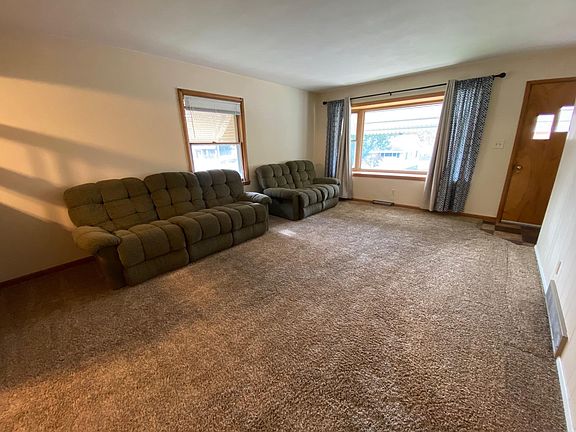 3rd image of 1860 Floraview Dr