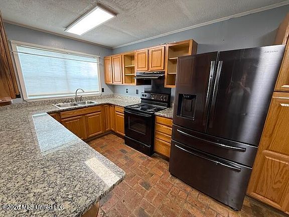 4th image of 2606 Pinewood Ave