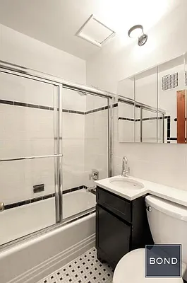 Rented by Bond New York | media 31