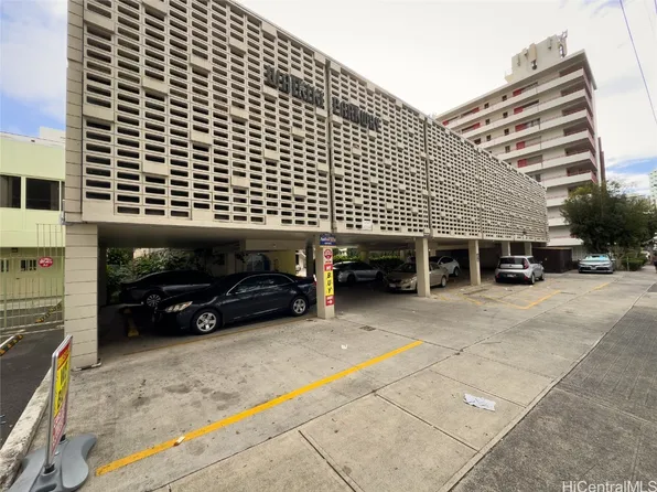 1660 Kalakaua Ave #A211, Honolulu, HI 96826