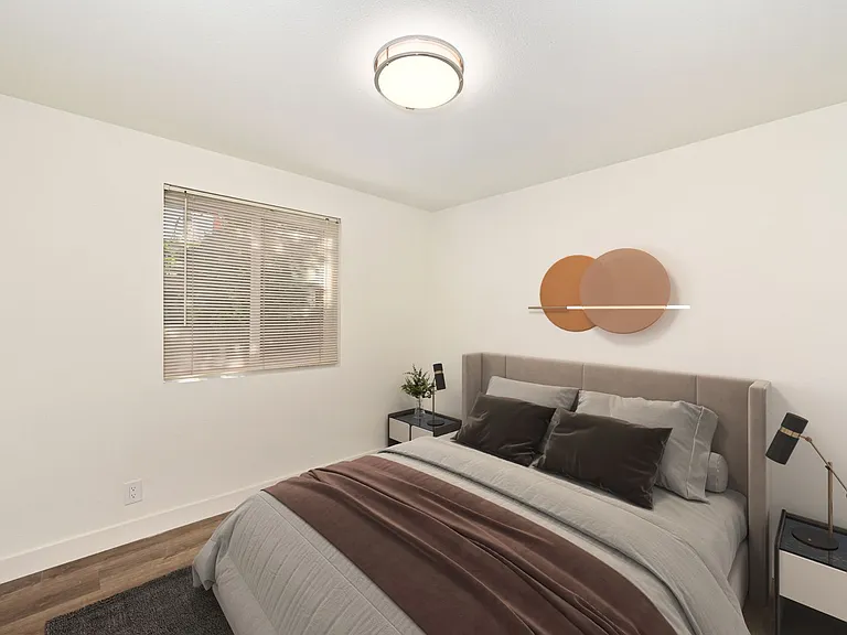 Maple Leaf Residences — Photo 29