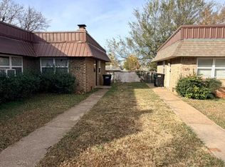 172 NE 12th St, Moore, OK 73160