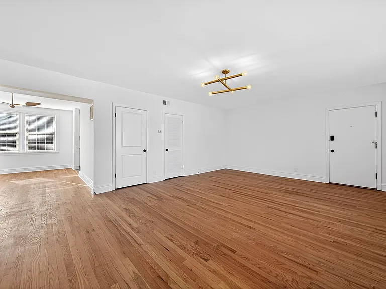 7519 Oxford Dr #3 — Photo 3
