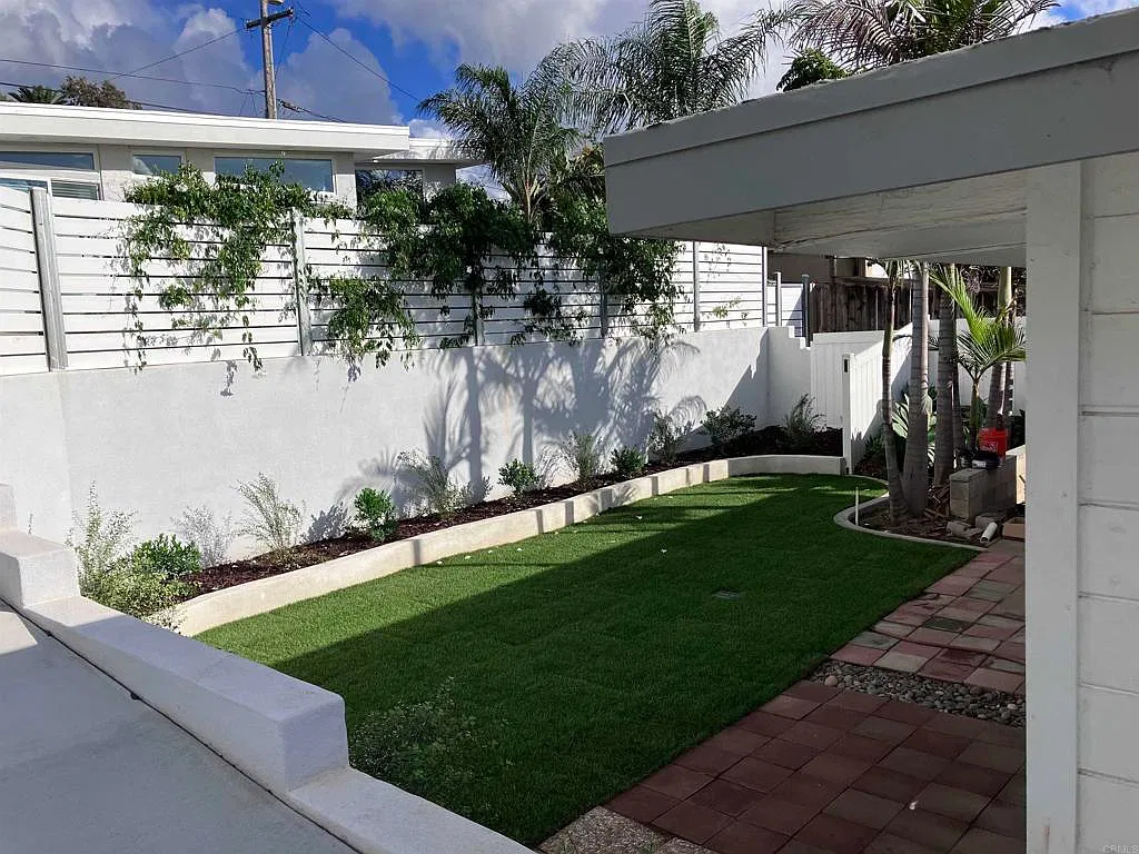 2 bed, 907 sqft, $5,200 — Photo 3