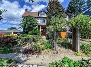 121 Windermere Rd, Staten Island, NY 10305