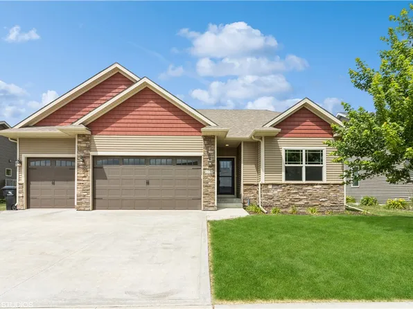 1734 Sadie Ln, Adel, IA 50003