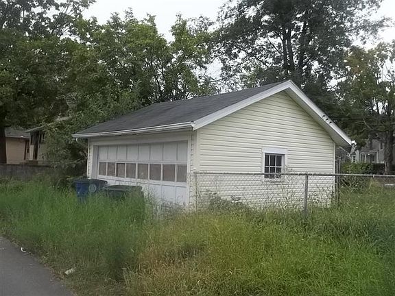 5th image of 2414 Fauver Ave