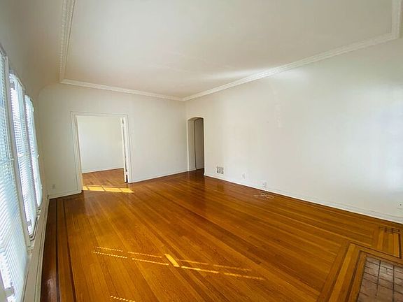 2nd image of 372 S Cochran Ave APT 3