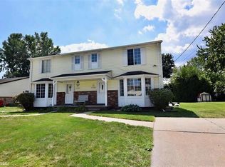 27030 Campau Ln, Harrison Township, MI
