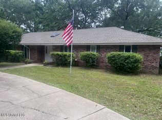 12905 Hanover Dr, Ocean Springs, MS 39564