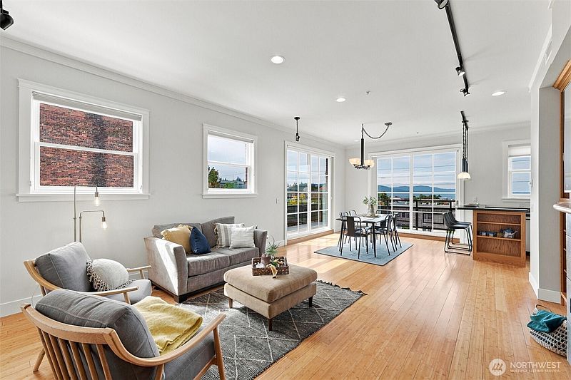 4th image of 1010 Mill Avenue #302