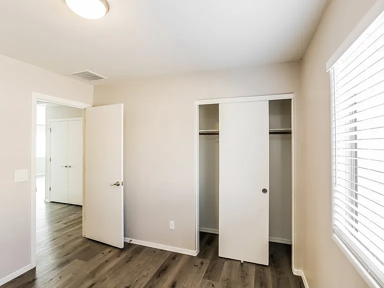 25739 W Saint Catherine Ave — Photo 13