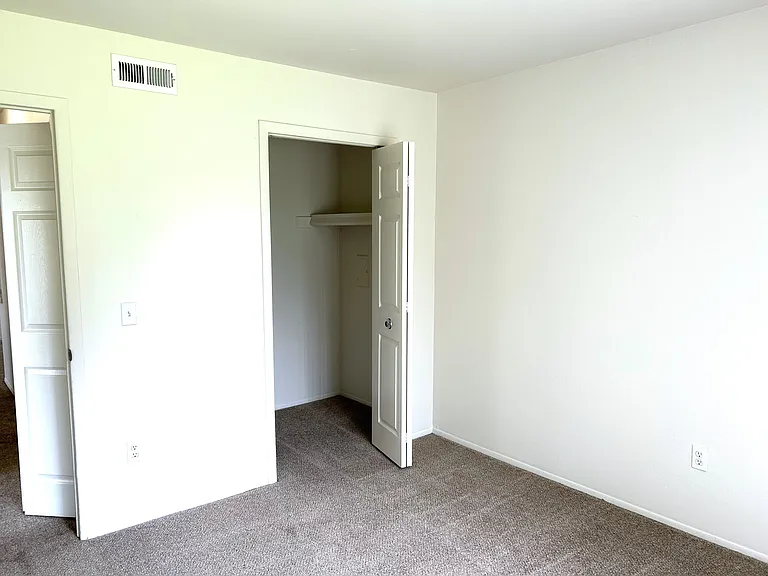 Perry Place Apartments — Photo 51