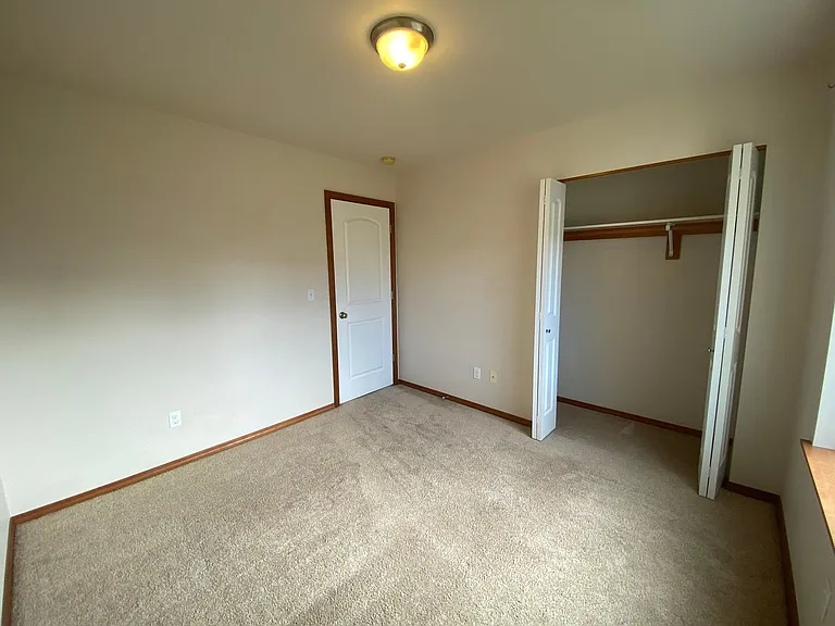 403 E Windsor Ct — Photo 14