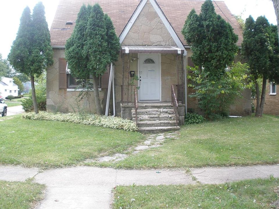 1st image of 1502 Victoria Ave