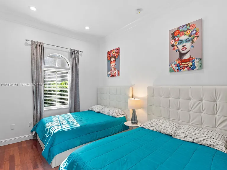 1223 Jackson St — Photo 31
