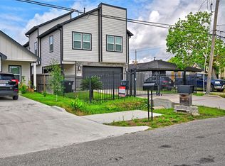 8419 Observatory St, Houston, TX 77088