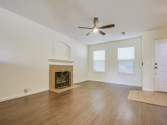 5th image of 4016 Shiraz Dr