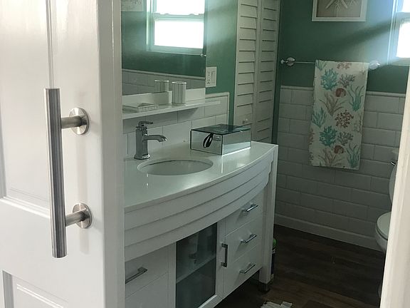 En-Suite w/ claw foot tub