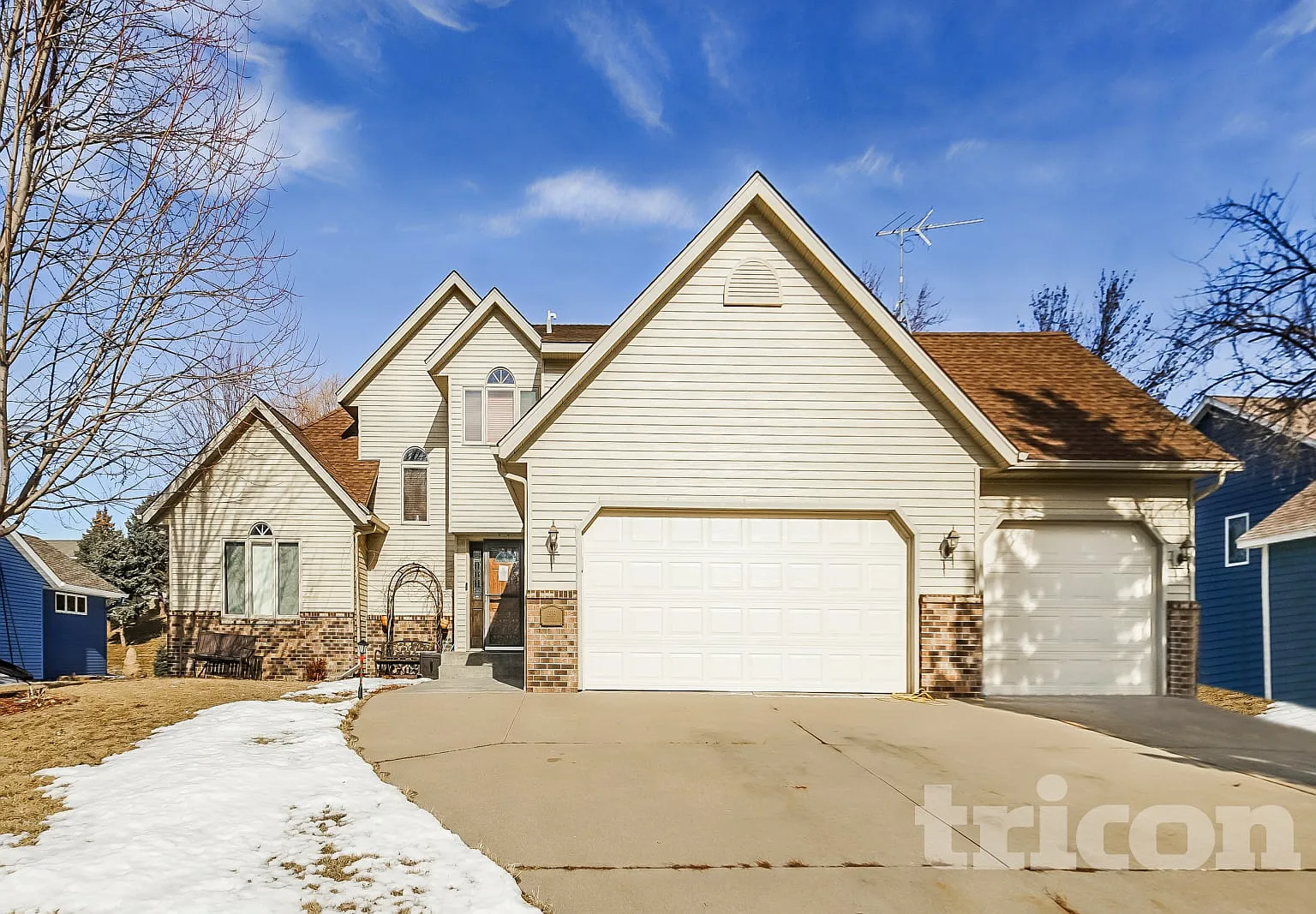 209 Greenbriar Lane Buffalo MN — Photo 1