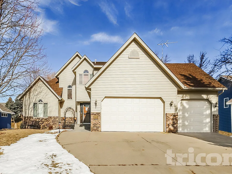 209 Greenbriar Ln