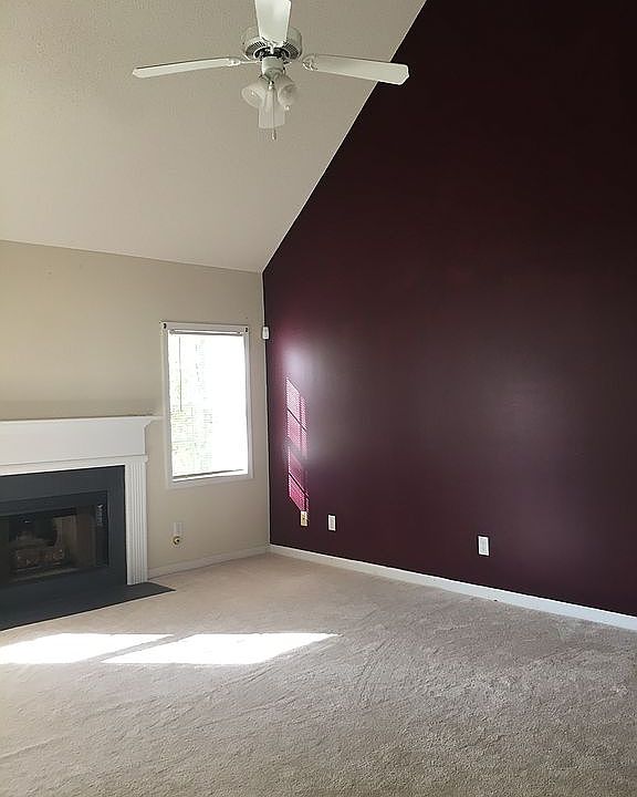 Living room with fire place 
